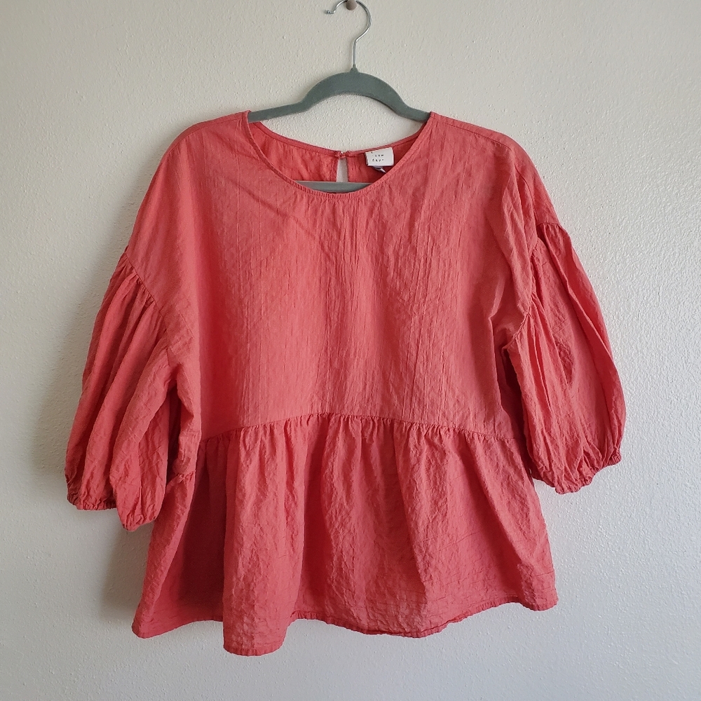 Coral ballon sleeve top